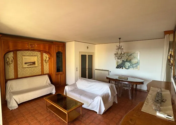 Ampio Vista Mare, A 250 M Dalla Di * 圣雷默